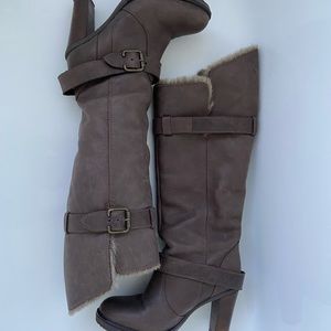 Adolfo Dominguez boots have rarely been worn and are in excellent condition